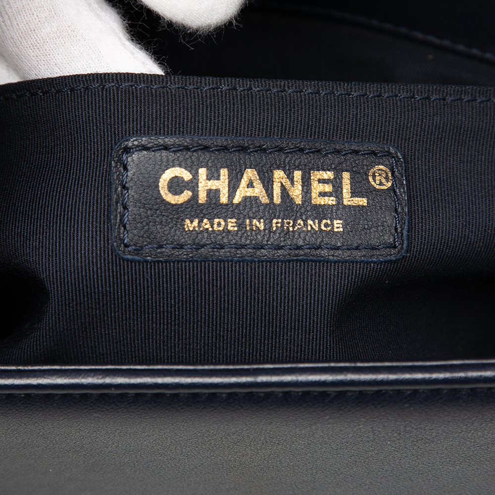 Pre-Loved Chanel Old Medium Quilted Lambskin Boy Flap - Picture 5 of 8